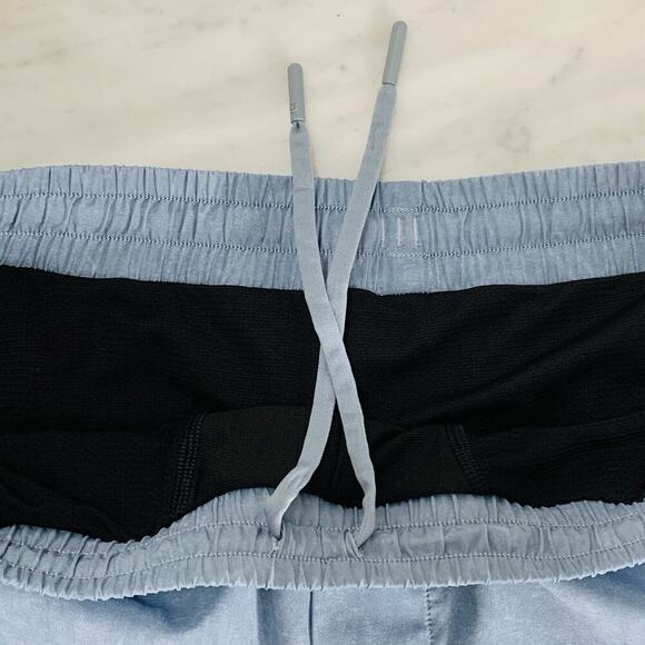 LULULEMON Pace Breaker Short 9” Men Large Blue Lined Classic Fit M7ADJS EUC - Picture 3 of 6